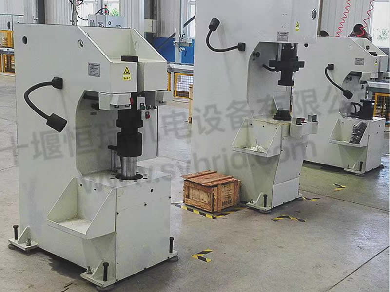 后橋總成壓裝機